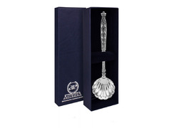 Серебряная ложка для икры с декоративной резной ручкой «Триумфальная»